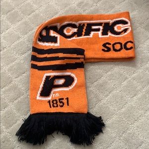 University of the pacific’s soccer scarf